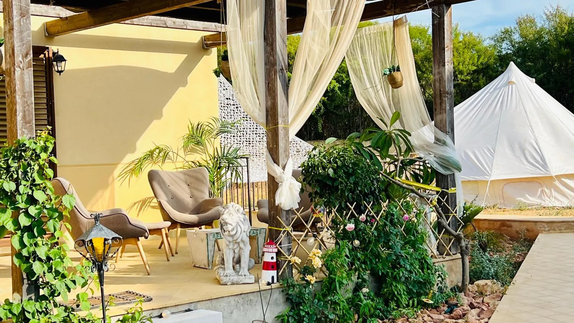 Esmaraldas House Of Love Terrasini
