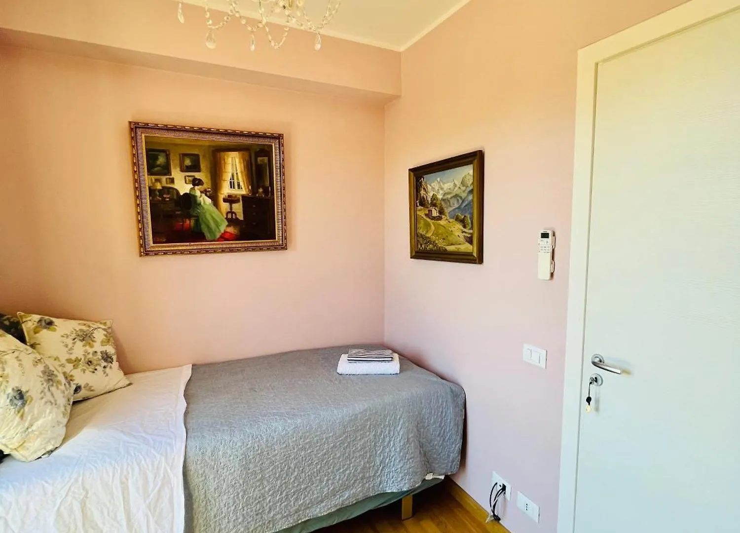 Esmaraldas House Of Love Terrasini