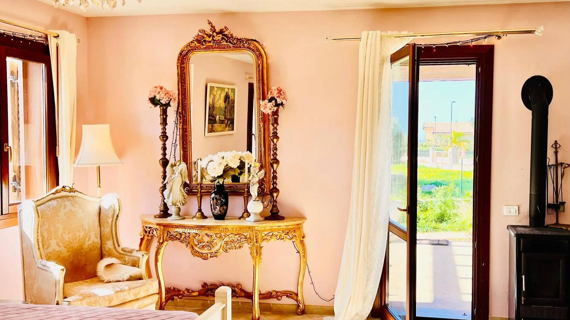 Esmaraldas House Of Love Terrasini 0*,  Italy