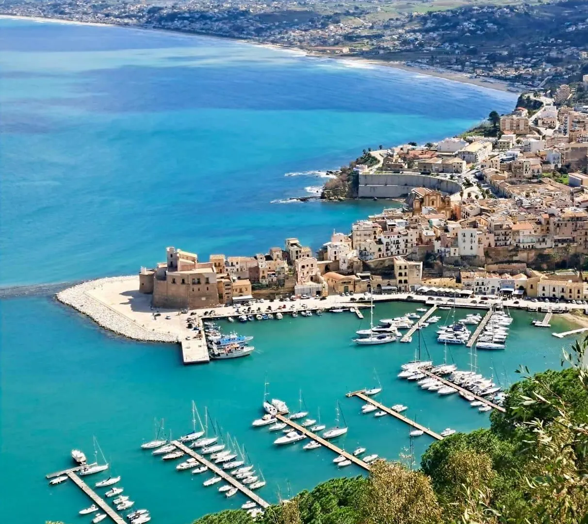Esmaraldas House Of Love Terrasini Italy