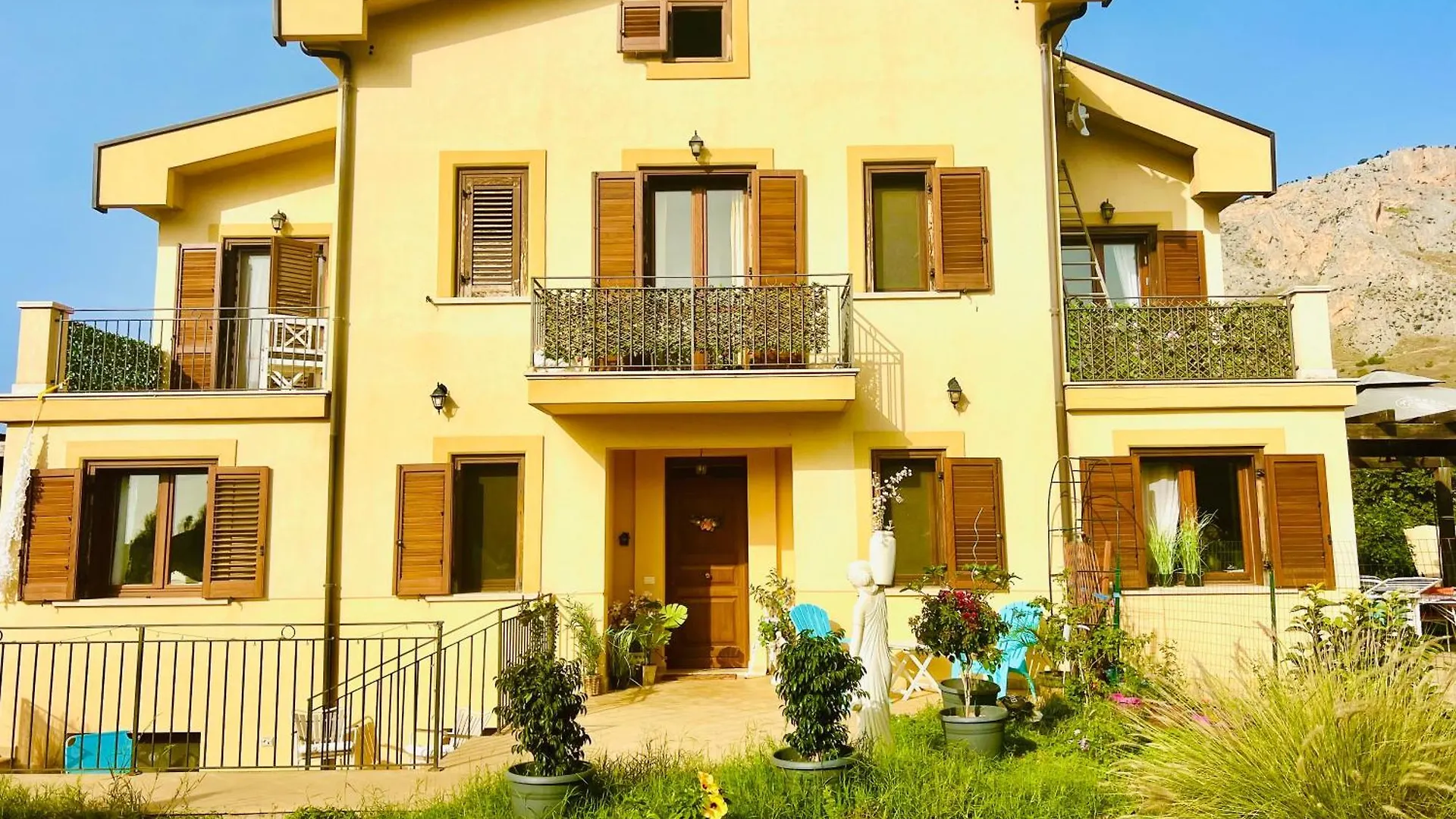 Esmaraldas House Of Love Terrasini Guest house
