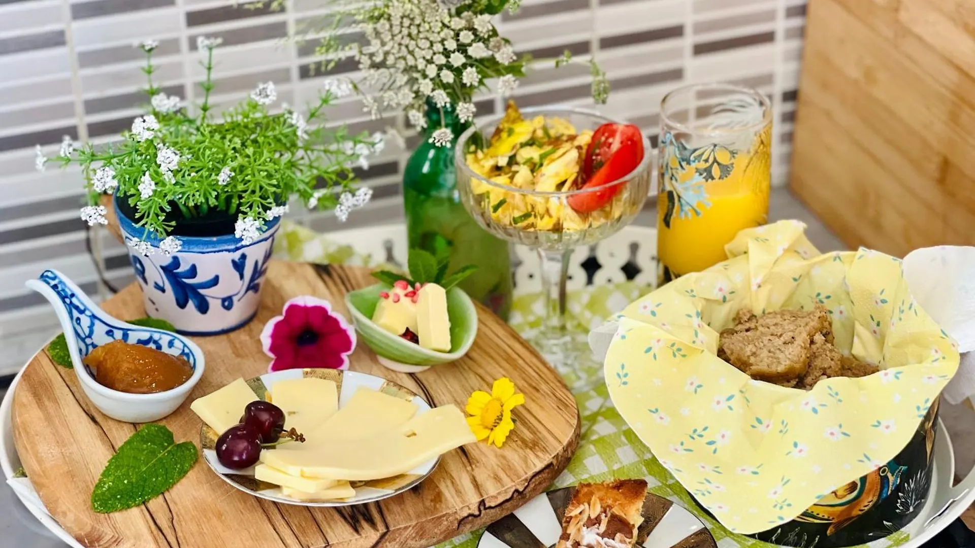Guest house Esmaraldas House Of Love Terrasini Italy