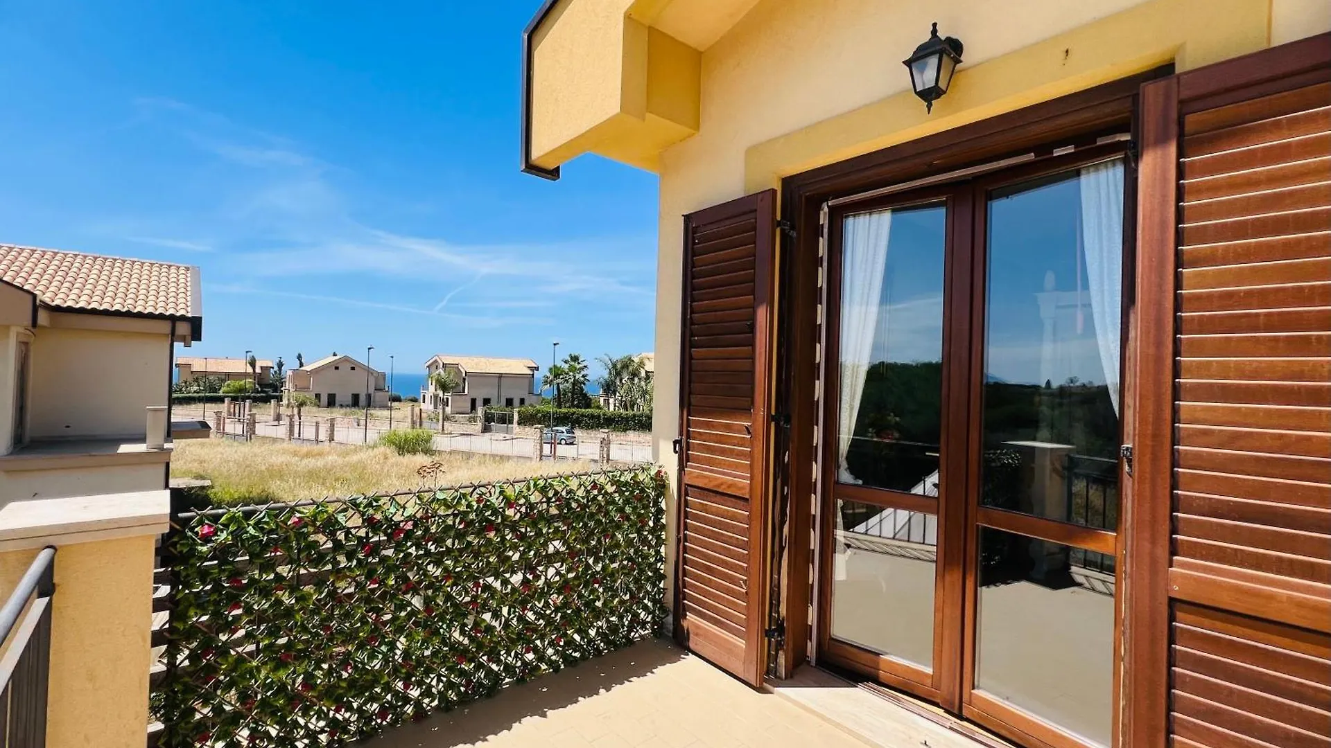 Esmaraldas House Of Love Terrasini Guest house