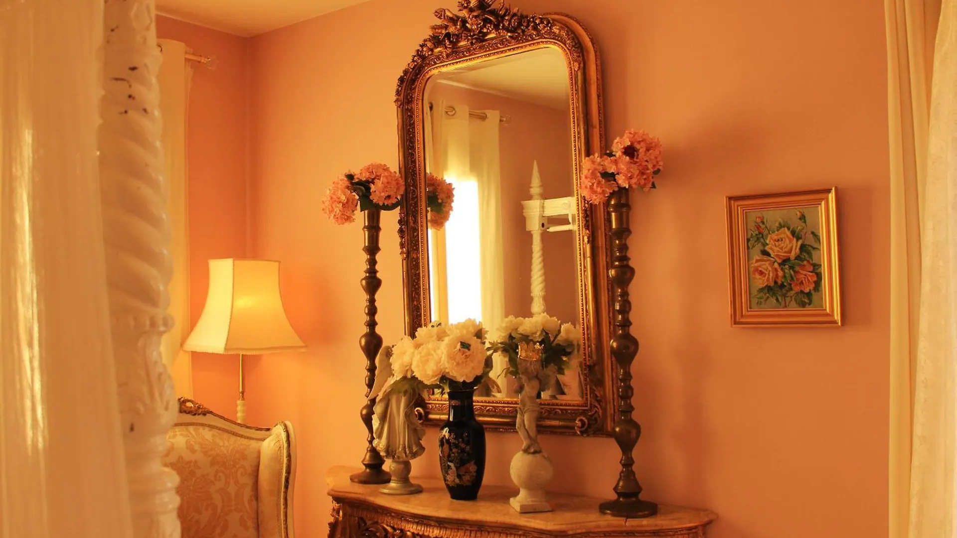 Esmaraldas House Of Love Terrasini Italy