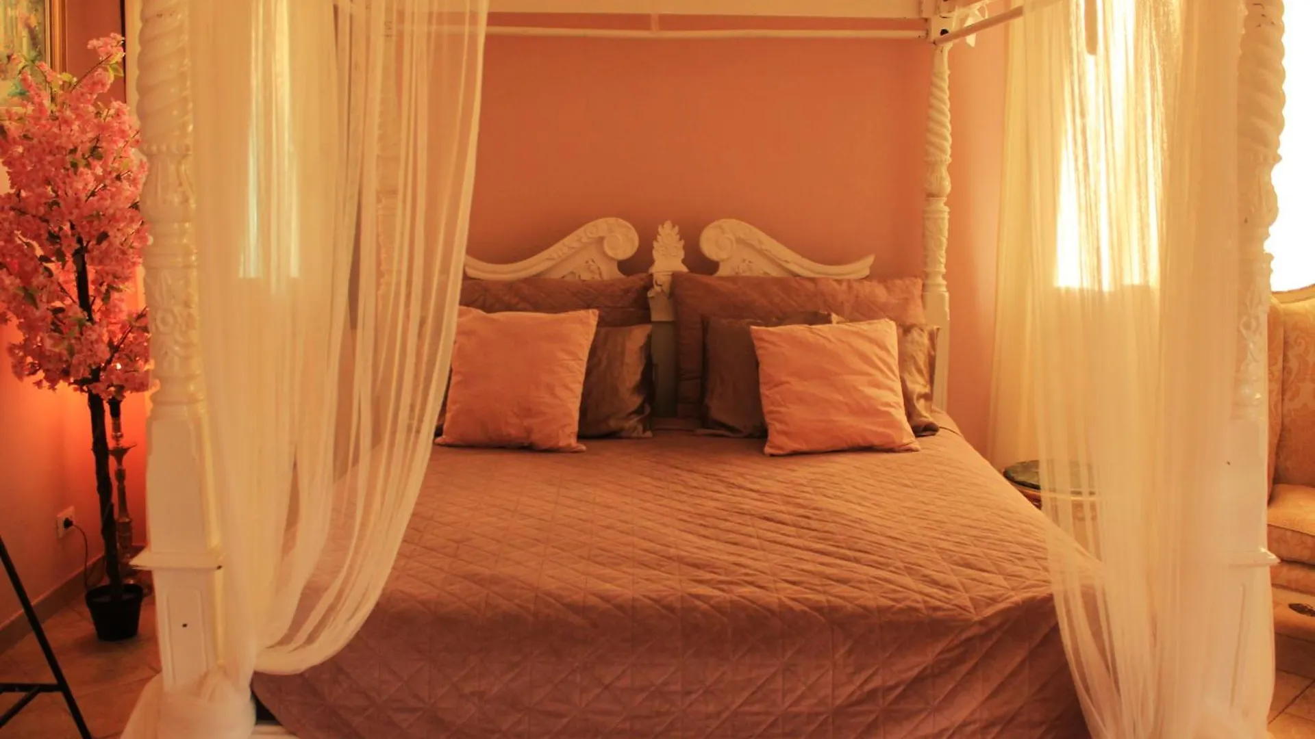 Esmaraldas House Of Love Terrasini
